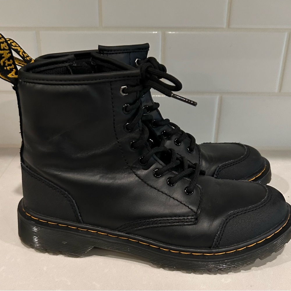 Dr. Martens-Big Girl Sz 4